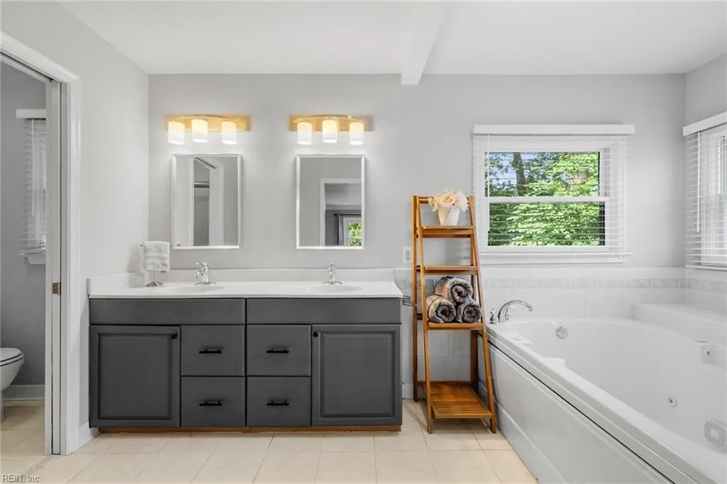 Virginia Beach, Virginia 23464, United States, 4 Bedrooms Bedrooms, ,3 BathroomsBathrooms,Residential,Active,168100