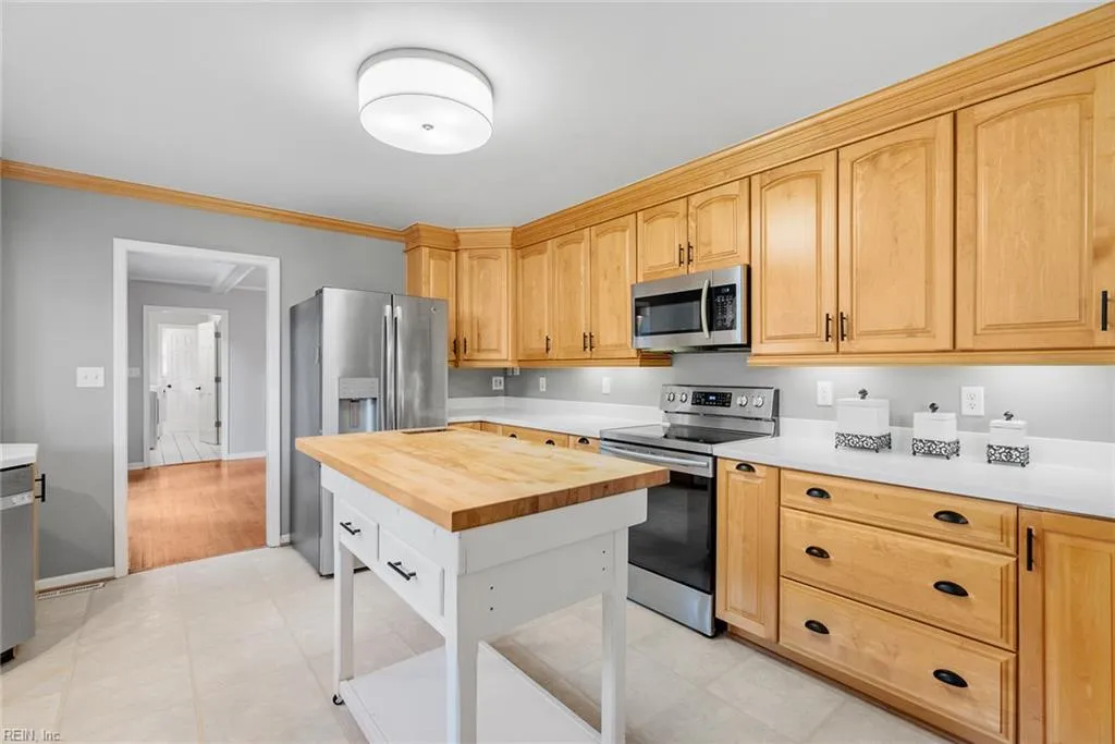 Virginia Beach, Virginia 23464, United States, 4 Bedrooms Bedrooms, ,3 BathroomsBathrooms,Residential,Active,168100