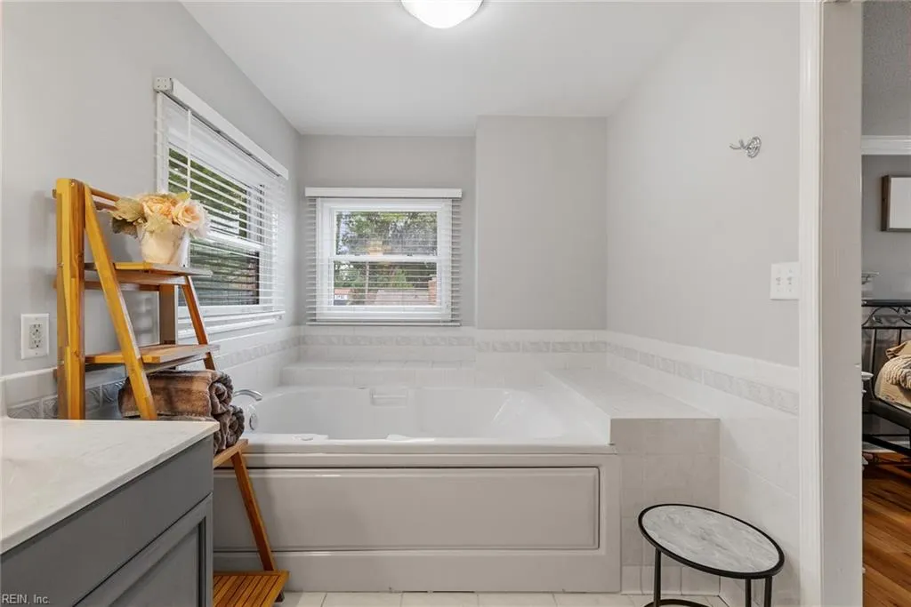 Virginia Beach, Virginia 23464, United States, 4 Bedrooms Bedrooms, ,3 BathroomsBathrooms,Residential,Active,168100