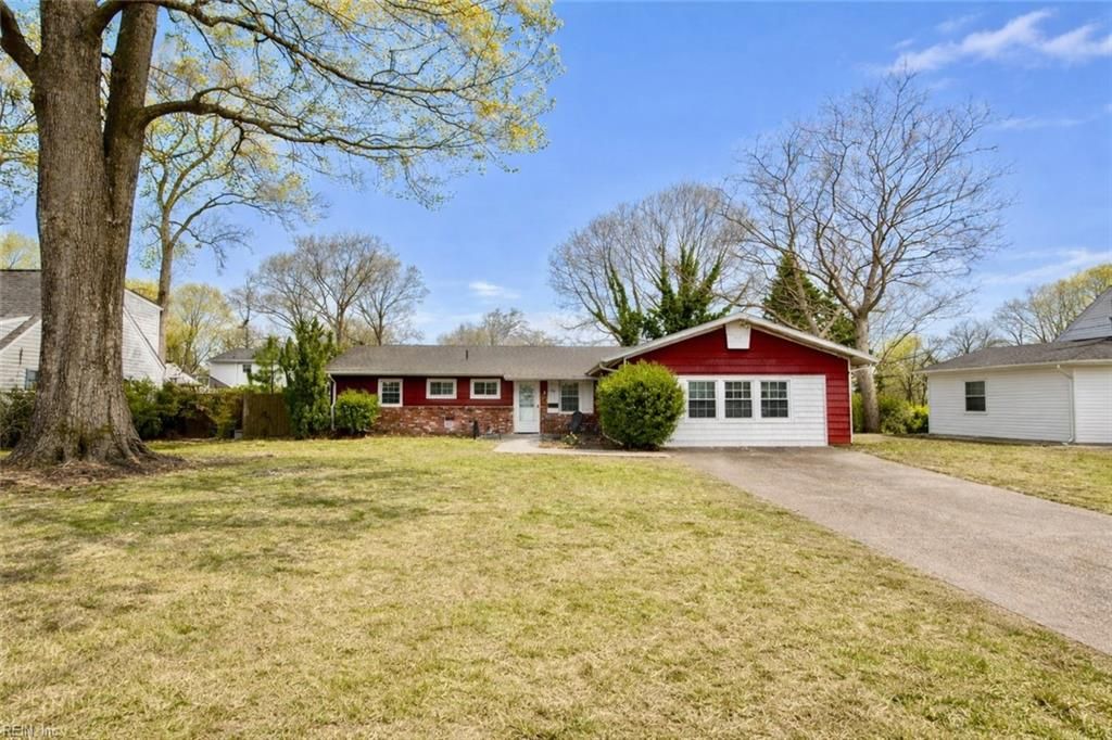 Photo of 417 E Farmington Road, Virginia Beach, VA 23454 (MLS # 10624465)