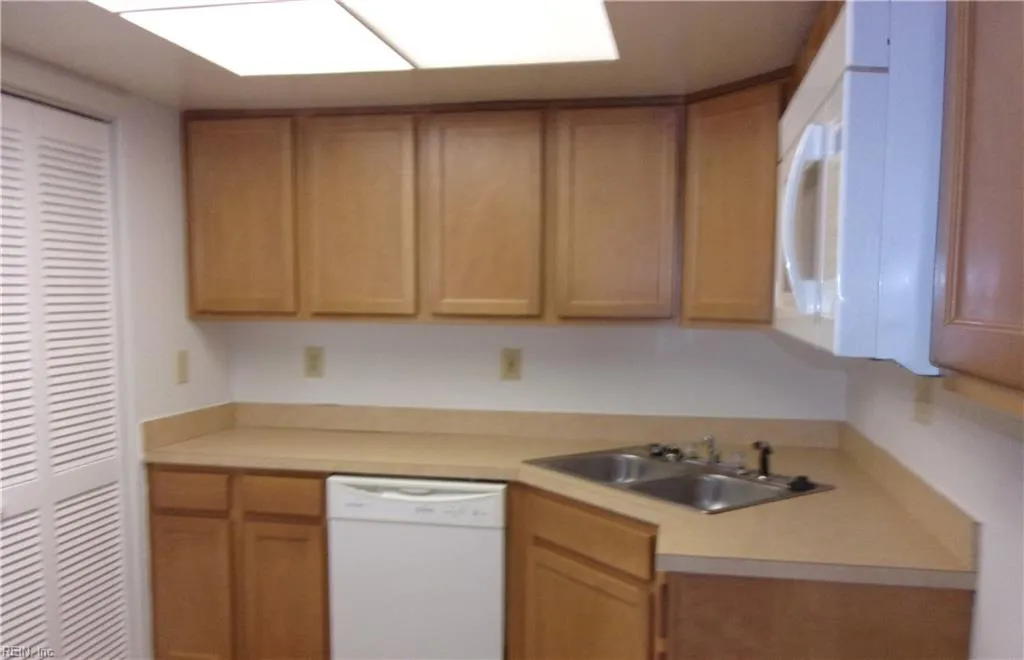 Chesapeake, Virginia 23320, United States, 2 Bedrooms Bedrooms, ,2 BathroomsBathrooms,Residential,Active,138727