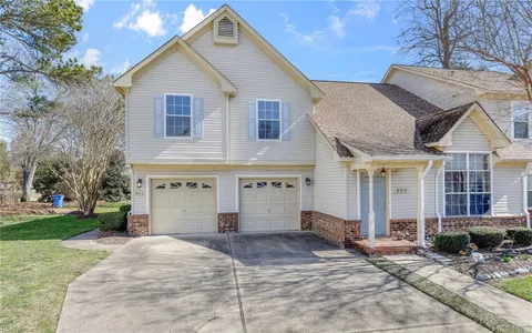 811 Shoal Creek Trail, Chesapeake, VA 23320 - #: 10572173