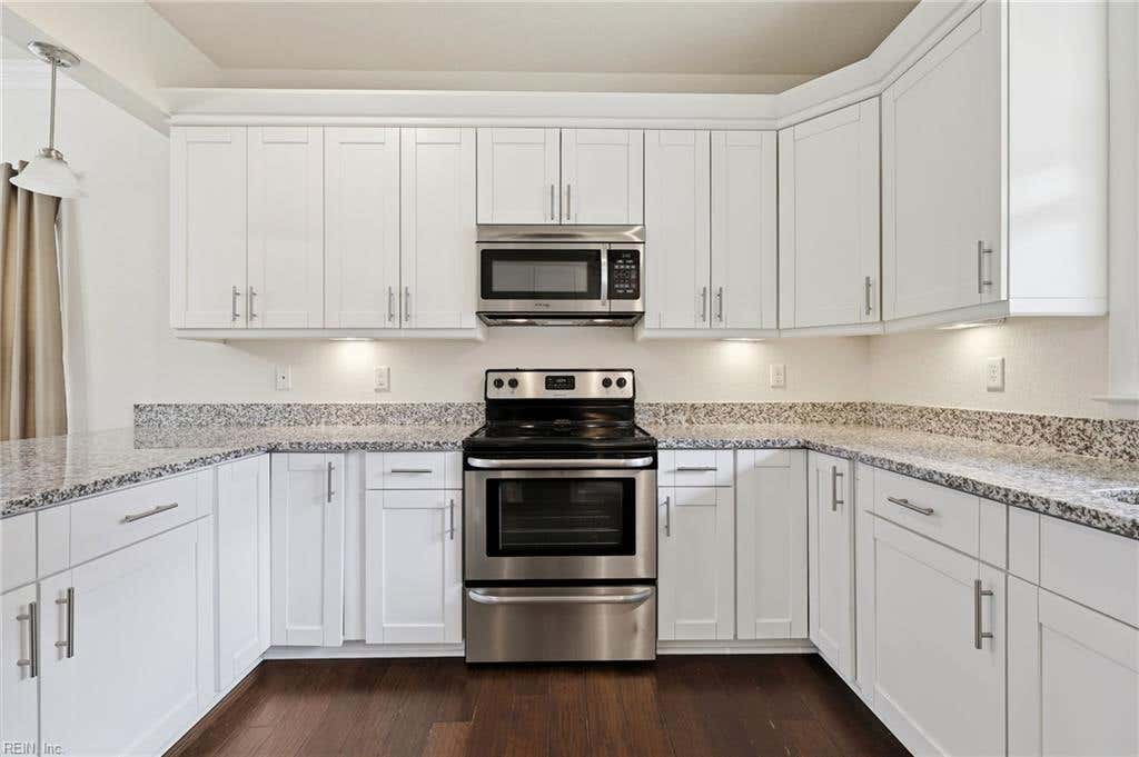 Photo of 2624 Bapaume Avenue, Norfolk, VA 23509 (MLS # 10638654)