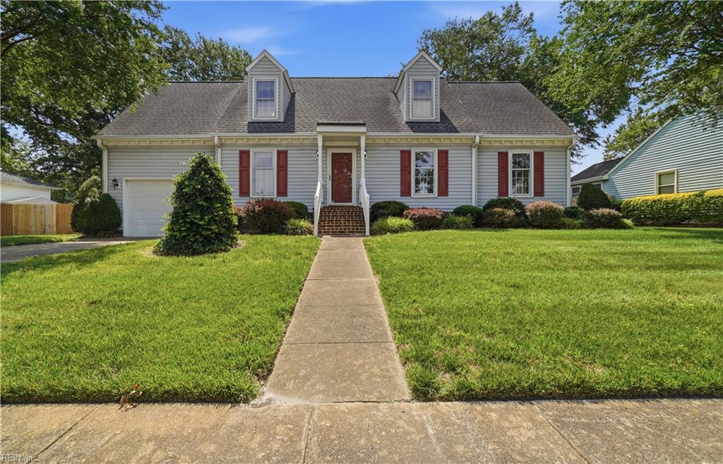 Photo of 934 Ferryman Quay, Chesapeake, VA 23323 (MLS # 10648870)