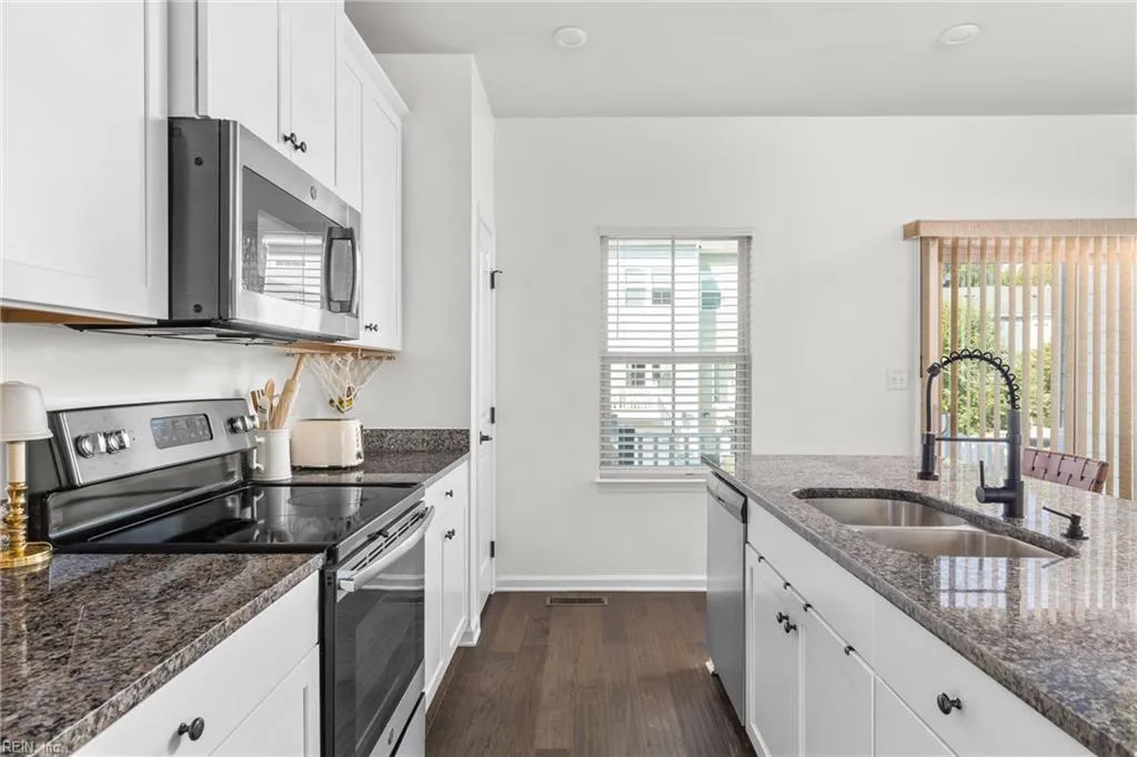 Virginia Beach, Virginia 23451, United States, 4 Bedrooms Bedrooms, ,3 BathroomsBathrooms,Residential,Active,228611