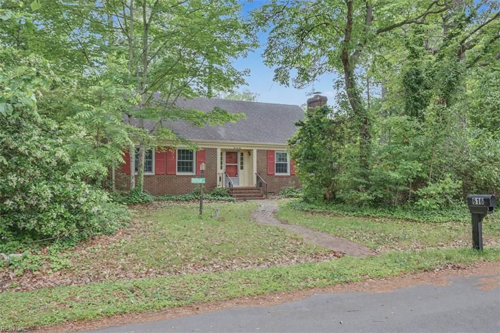 Photo of 616 E Lynn Shores Circle, Virginia Beach, VA 23452 (MLS # 10634487)