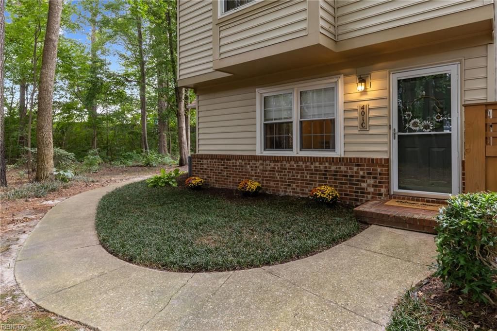 Photo of 401 Bracknell Arch #C, Chesapeake, VA 23320 (MLS # 10604612)