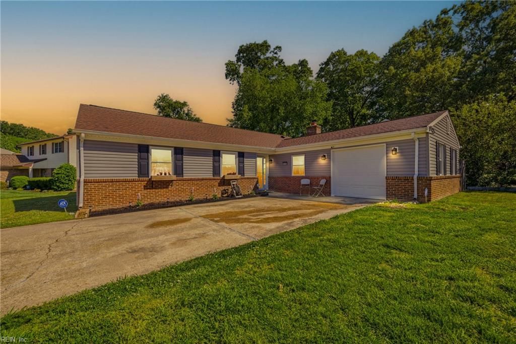 Photo of 1800 Oneida Court, Virginia Beach, VA 23453 (MLS # 10634008)