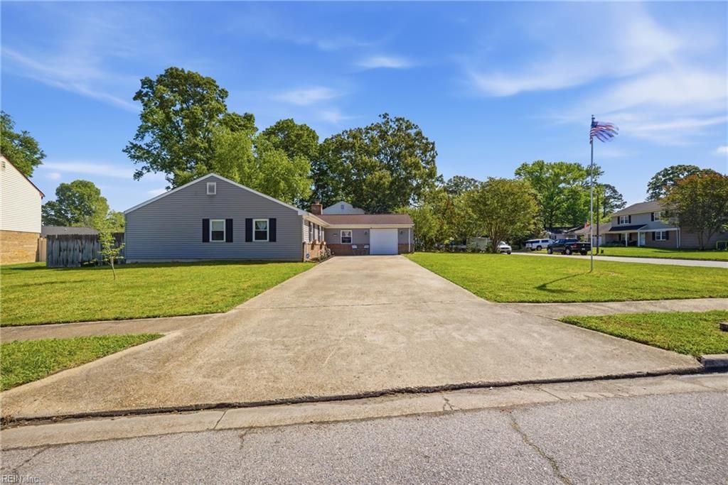 Photo of 1800 Oneida Court, Virginia Beach, VA 23453 (MLS # 10634008)