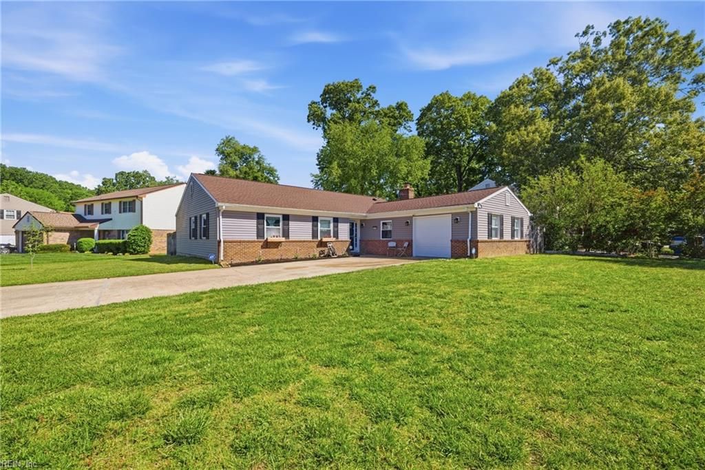 Photo of 1800 Oneida Court, Virginia Beach, VA 23453 (MLS # 10634008)