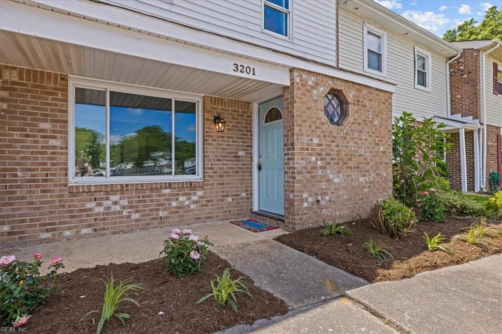 Photo of 3201 Chesterton Court, Virginia Beach, VA 23453 (MLS # 10634034)