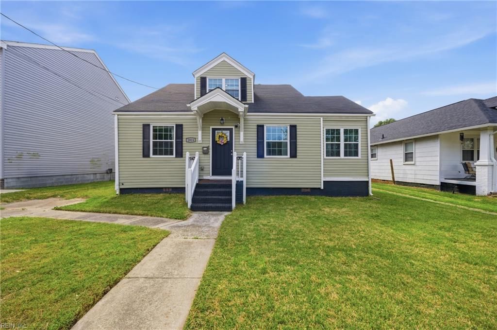 Photo of 2016 Evergreen Place, Portsmouth, VA 23704 (MLS # 10629677)