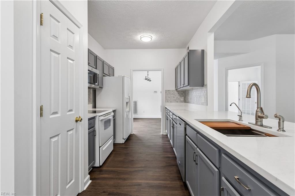 Photo of 125 Brightwood Terrace TER, Yorktown, VA 23690 (MLS # 10657923)