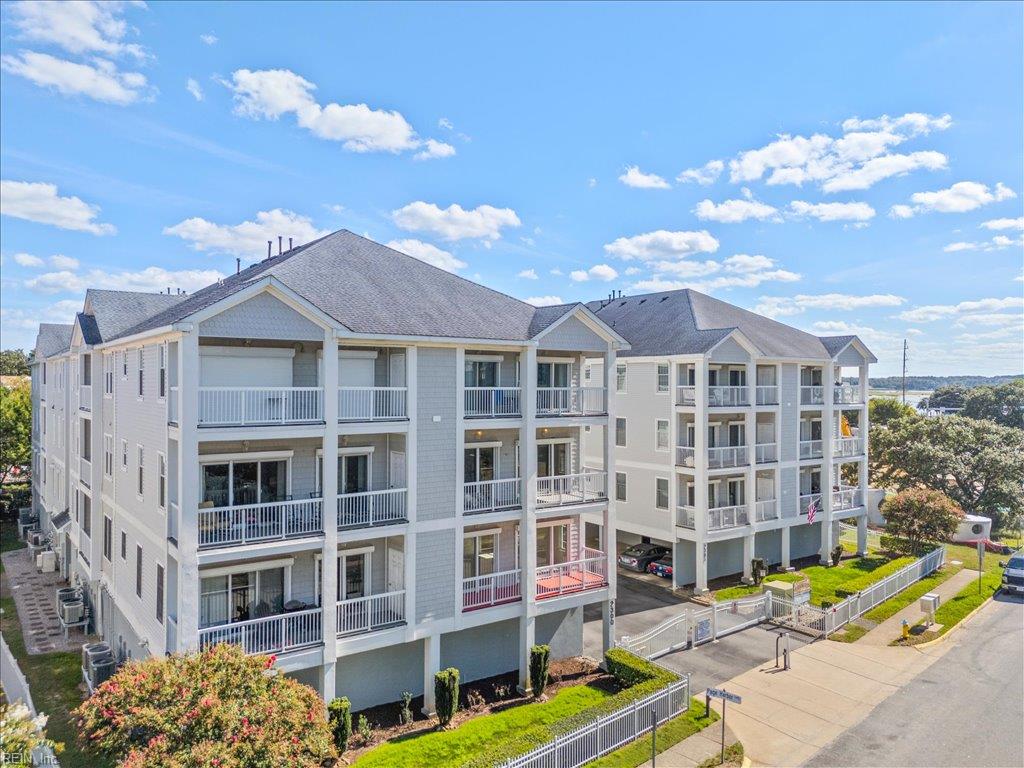 Photo of 2300 Page Harbor Landing #304, Virginia Beach, VA 23451 (MLS # 10652893)