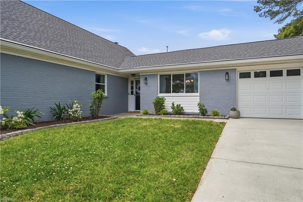 Photo of 813 Aqueduct Court, Virginia Beach, VA 23464 (MLS # 10632502)