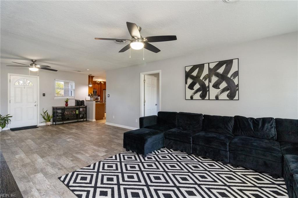 212 Cortland LN