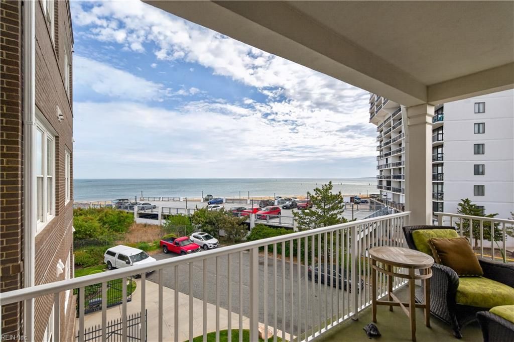 Photo of 3800 Dupont Circle #302, Virginia Beach, VA 23455 (MLS # 10630235)