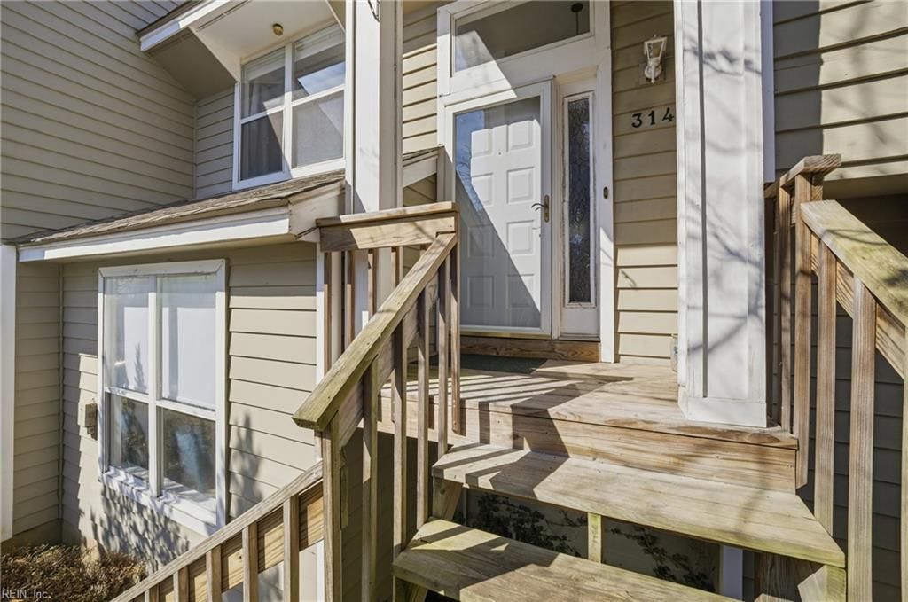 Photo of 314 Windship Cove, Virginia Beach, VA 23454 (MLS # 10623436)