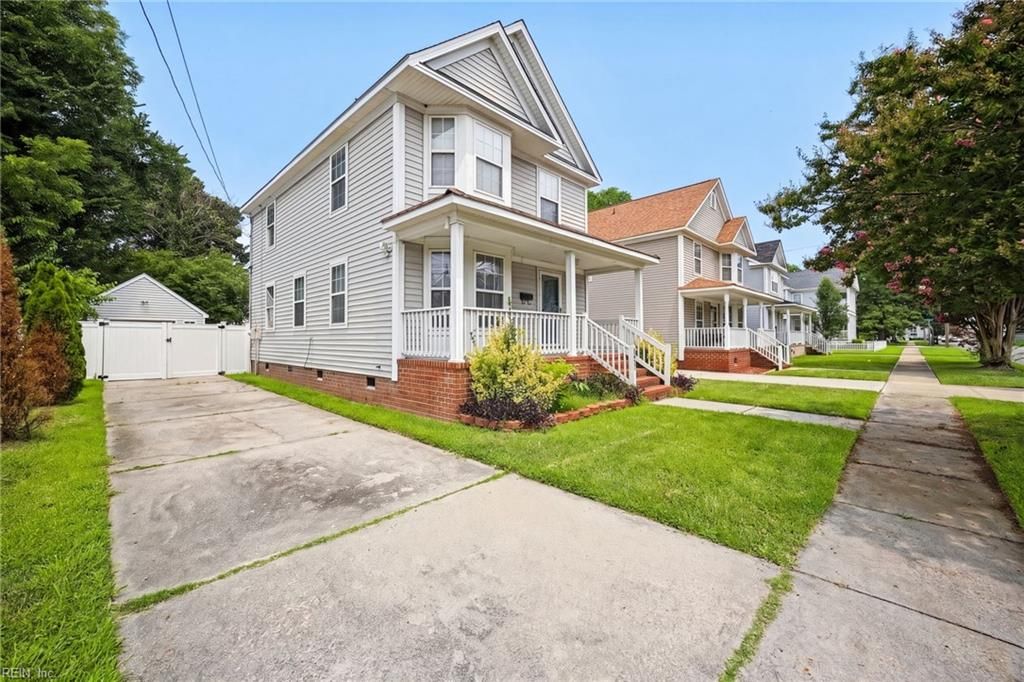 Photo of 831 Marshall Avenue, Norfolk, VA 23504 (MLS # 10644950)