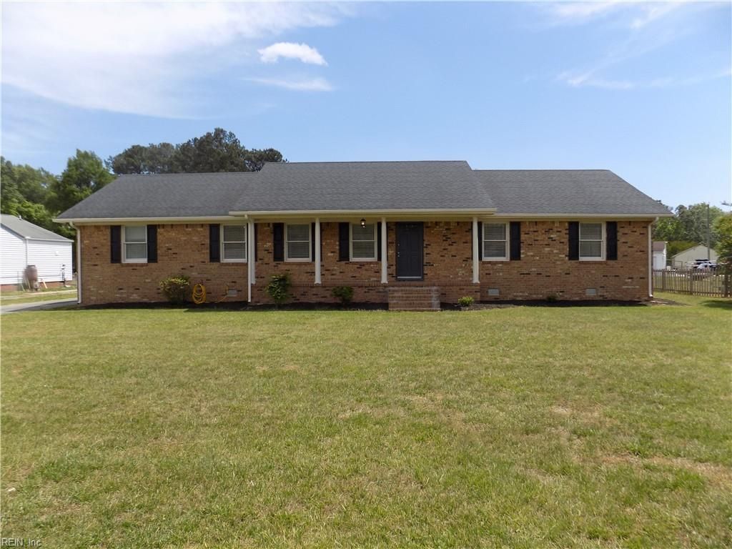 Photo of 6 Peterson Avenue, Smithfield, VA 23430 (MLS # 10632815)