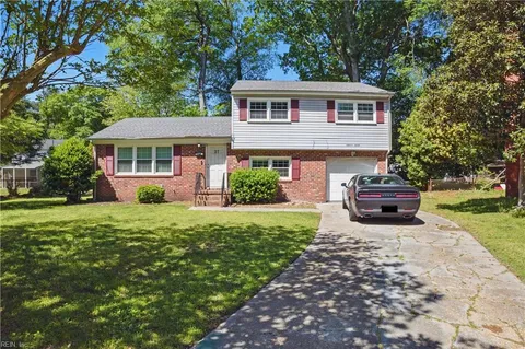 27 Dinwiddie Place, Newport News, VA 23608 - #: 10581454
