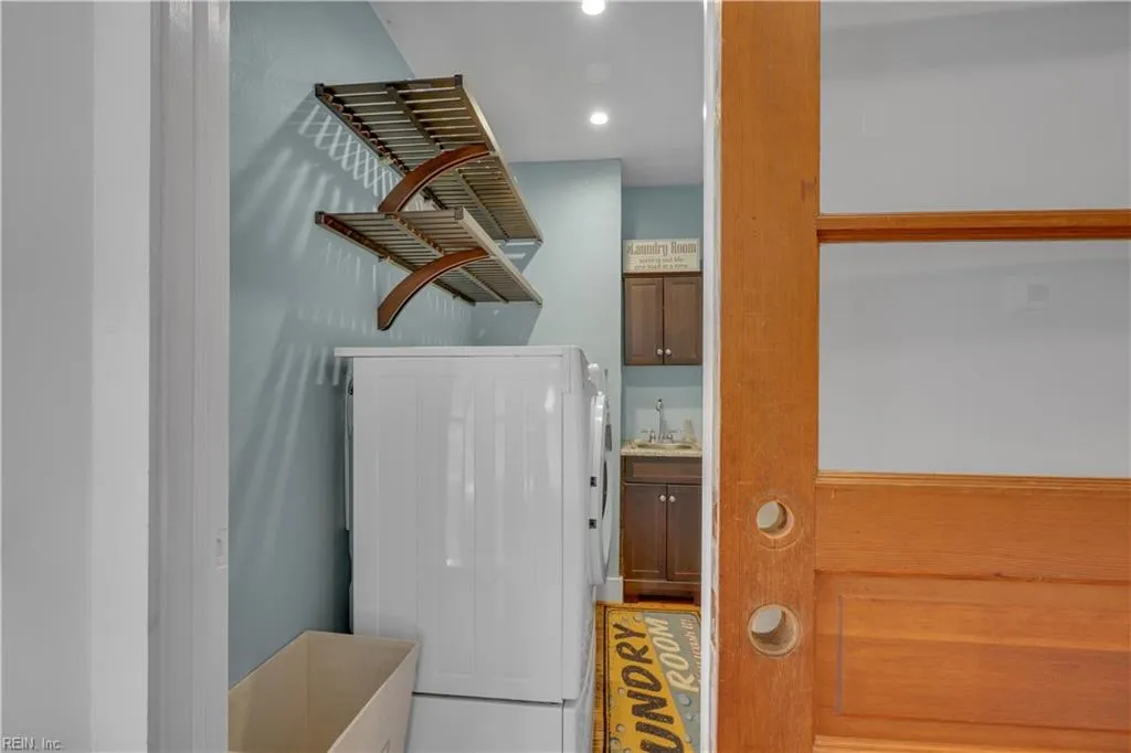 Suffolk, Virginia 23433, United States, 5 Bedrooms Bedrooms, ,3 BathroomsBathrooms,Residential,Active,24717