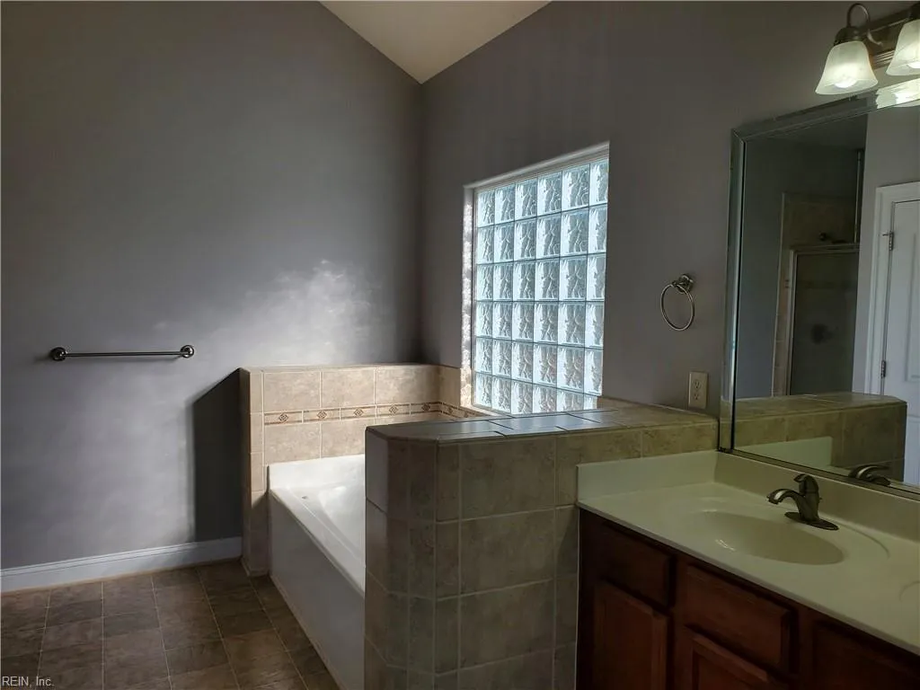 Chesapeake, Virginia 23323, United States, 4 Bedrooms Bedrooms, ,3 BathroomsBathrooms,Residential,Active,233181