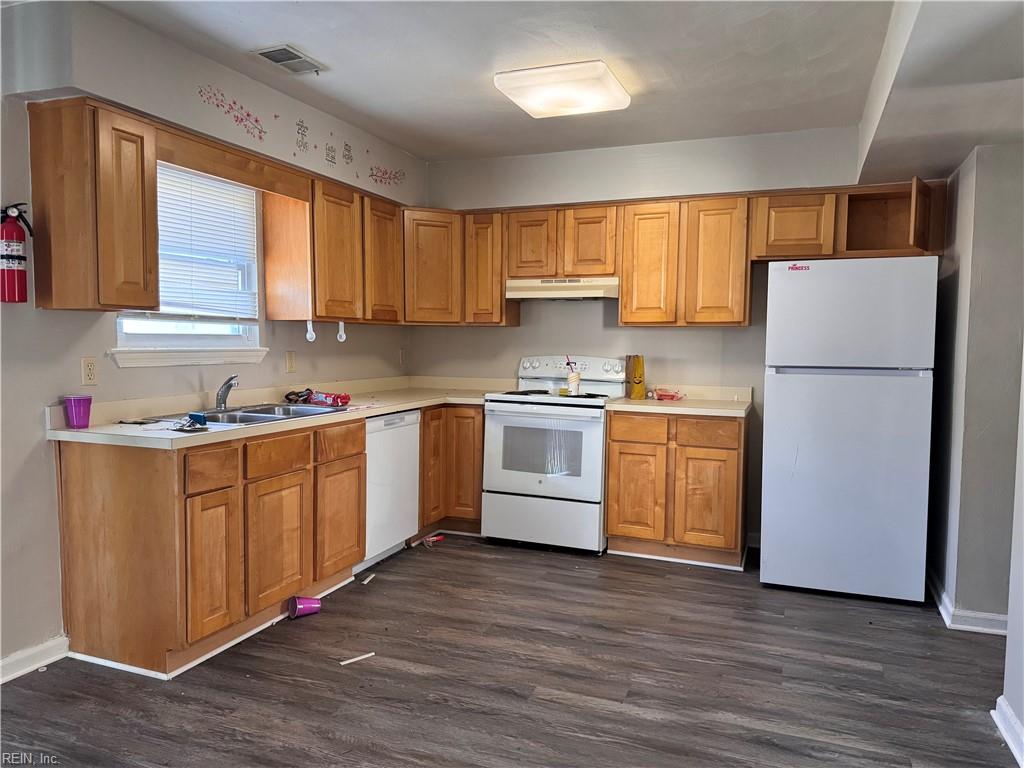 Photo of 3213 Wimbledon Way, Virginia Beach, VA 23453 (MLS # 10656098)