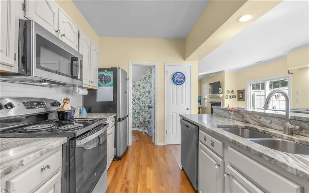 Virginia Beach, Virginia 23462, United States, 2 Bedrooms Bedrooms, ,3 BathroomsBathrooms,Residential,Pending,217056