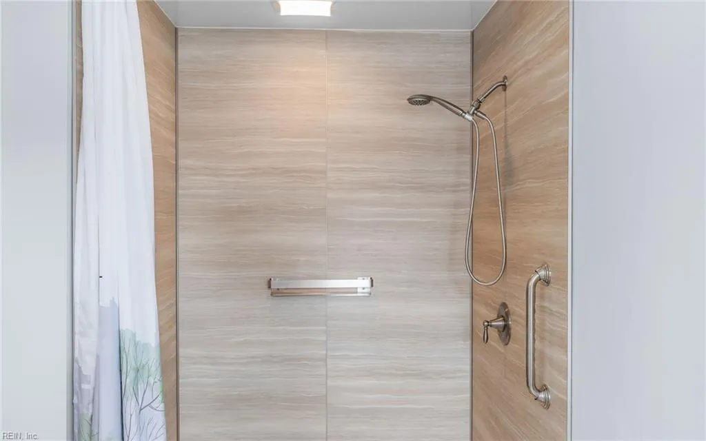 Virginia Beach, Virginia 23462, United States, 2 Bedrooms Bedrooms, ,3 BathroomsBathrooms,Residential,Pending,217056