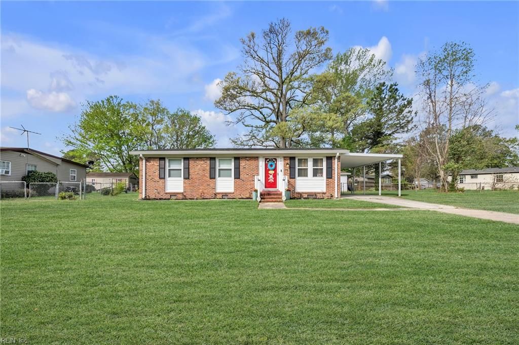 Photo of 601 Kinsey Lane Lane, Suffolk, VA 23434 (MLS # 10628447)