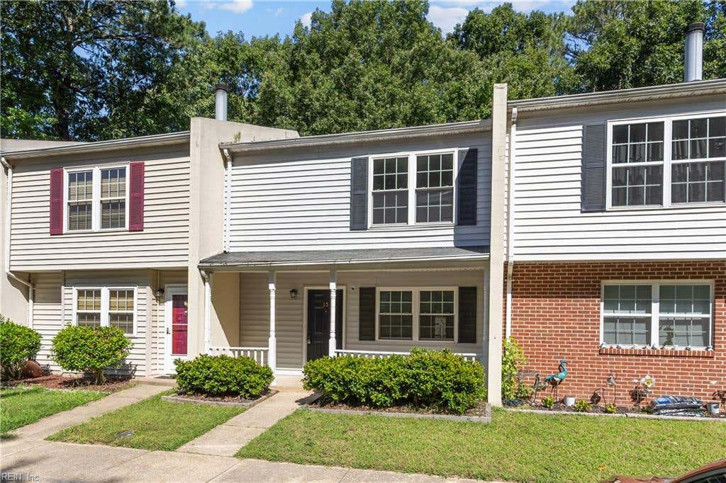 Photo of 35 Oneonta Drive, Newport News, VA 23602 (MLS # 10647986)