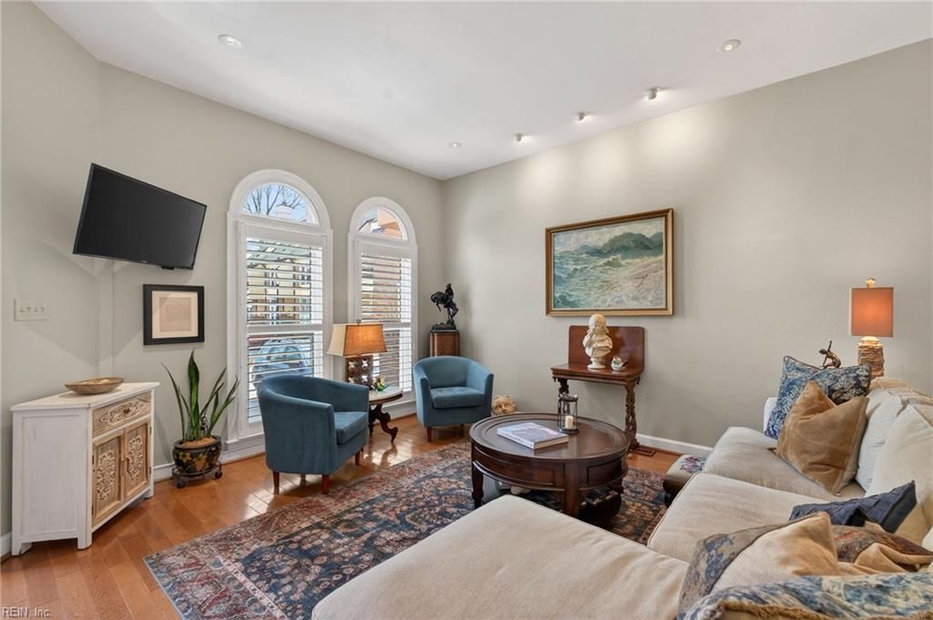 Photo of 139 Crawford Parkway #20, Portsmouth, VA 23704 (MLS # 10625025)