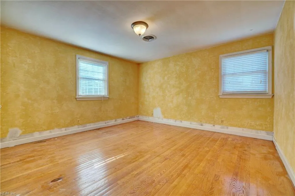 Norfolk, Virginia 23518, United States, 4 Bedrooms Bedrooms, ,3 BathroomsBathrooms,Residential,Active,229829