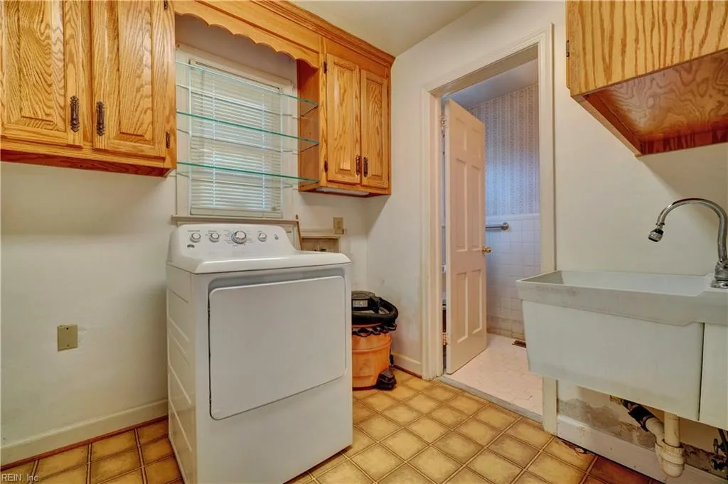 Norfolk, Virginia 23518, United States, 4 Bedrooms Bedrooms, ,3 BathroomsBathrooms,Residential,Active,229829