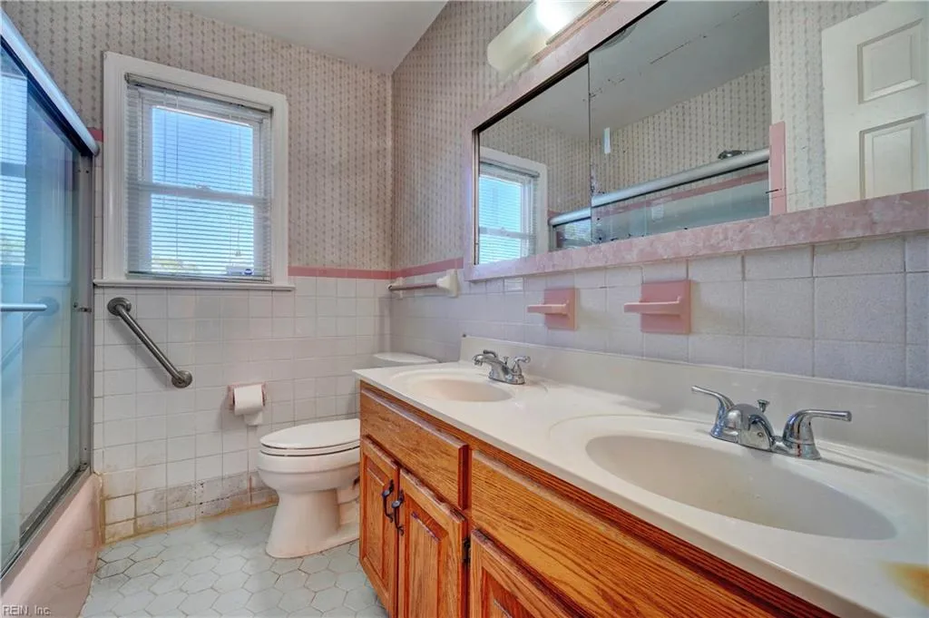 Norfolk, Virginia 23518, United States, 4 Bedrooms Bedrooms, ,3 BathroomsBathrooms,Residential,Active,229829