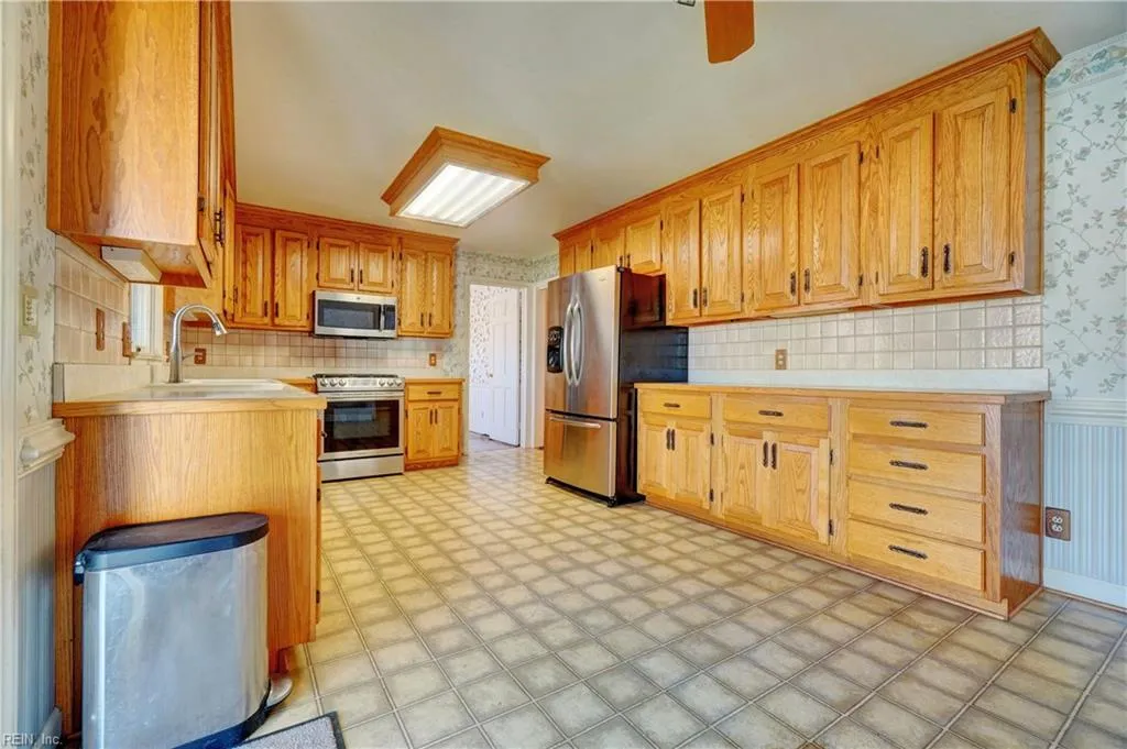 Norfolk, Virginia 23518, United States, 4 Bedrooms Bedrooms, ,3 BathroomsBathrooms,Residential,Active,229829