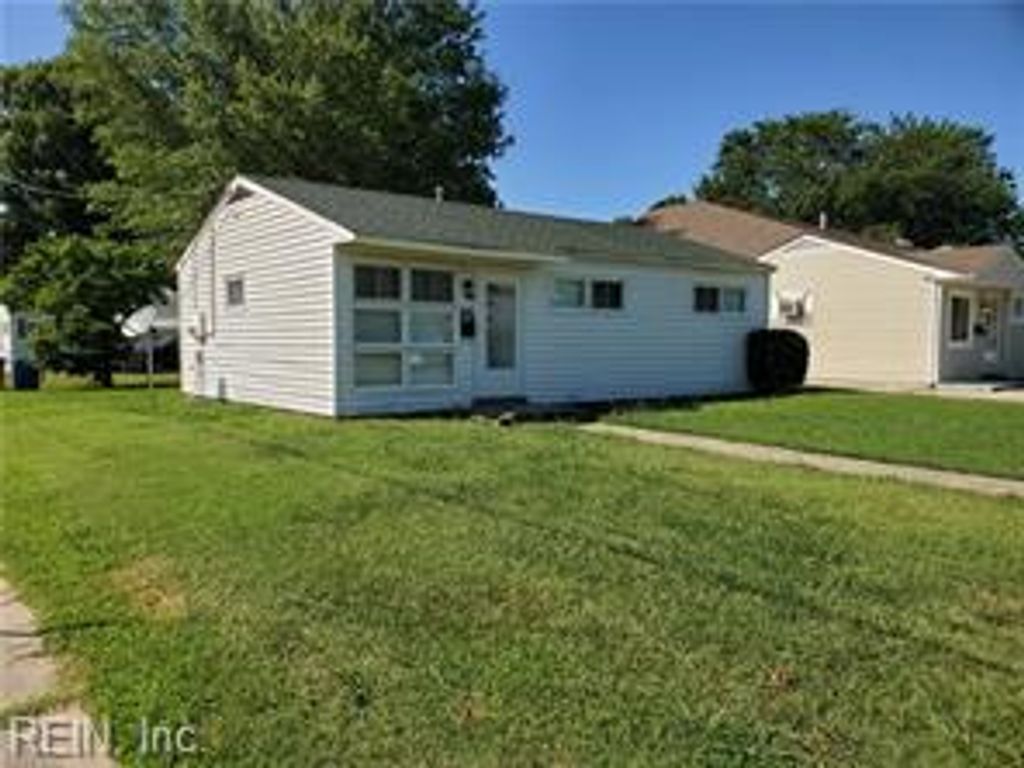 Photo of 2624 Hickory Street, Portsmouth, VA 23707 (MLS # 10620158)