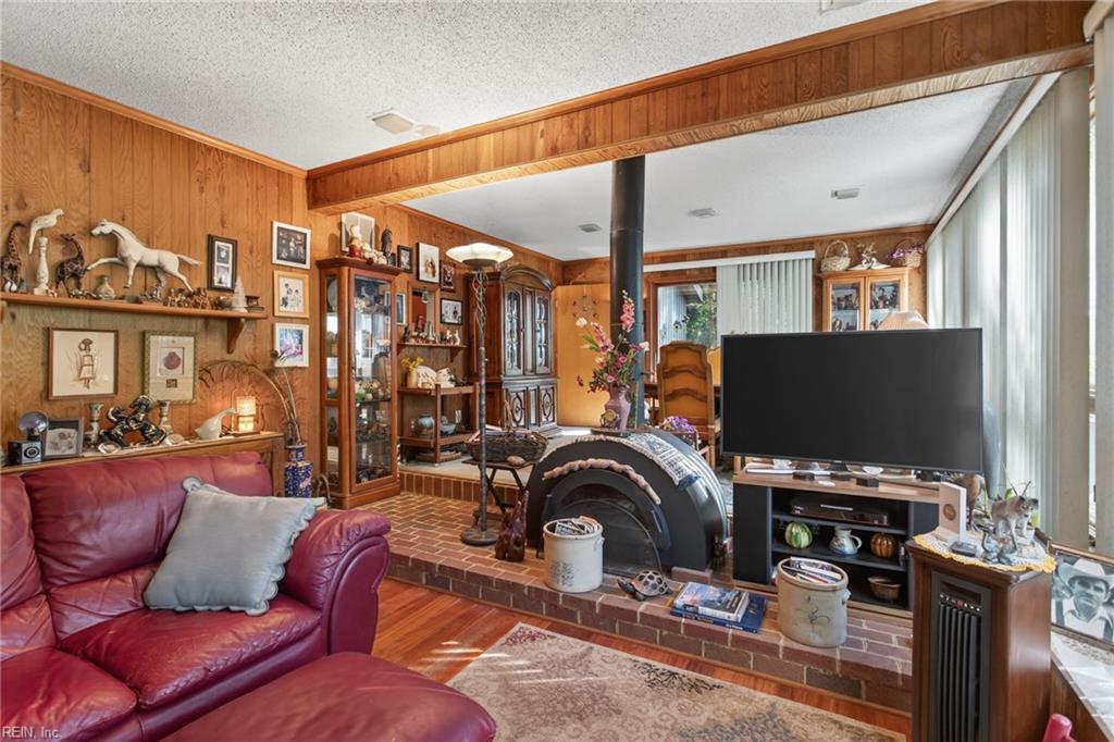 682 Princess Anne RD