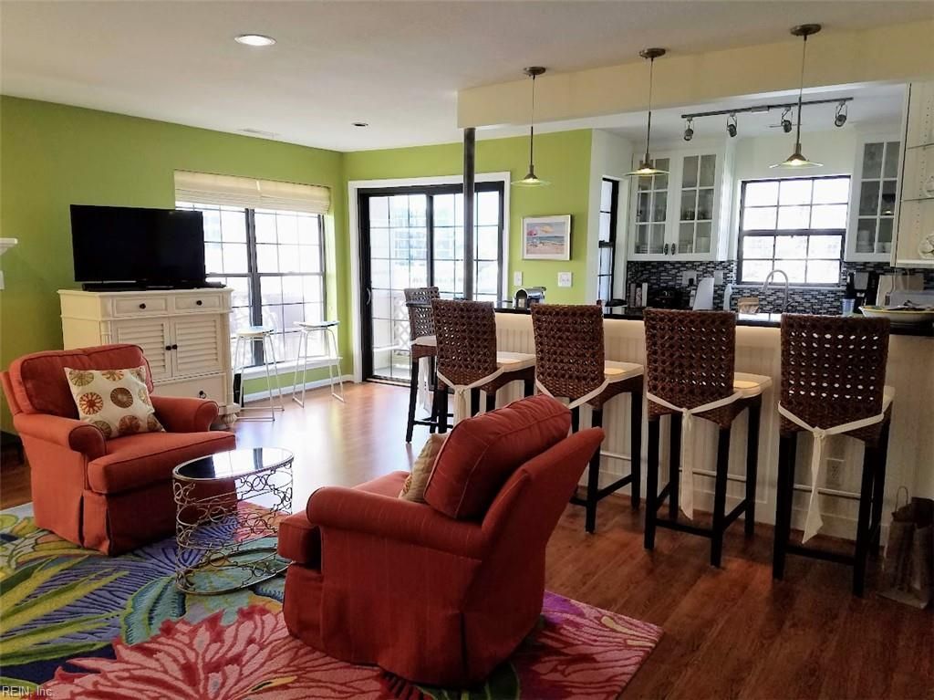 Photo of 417 Harbour Point #202, Virginia Beach, VA 23451 (MLS # 10619399)