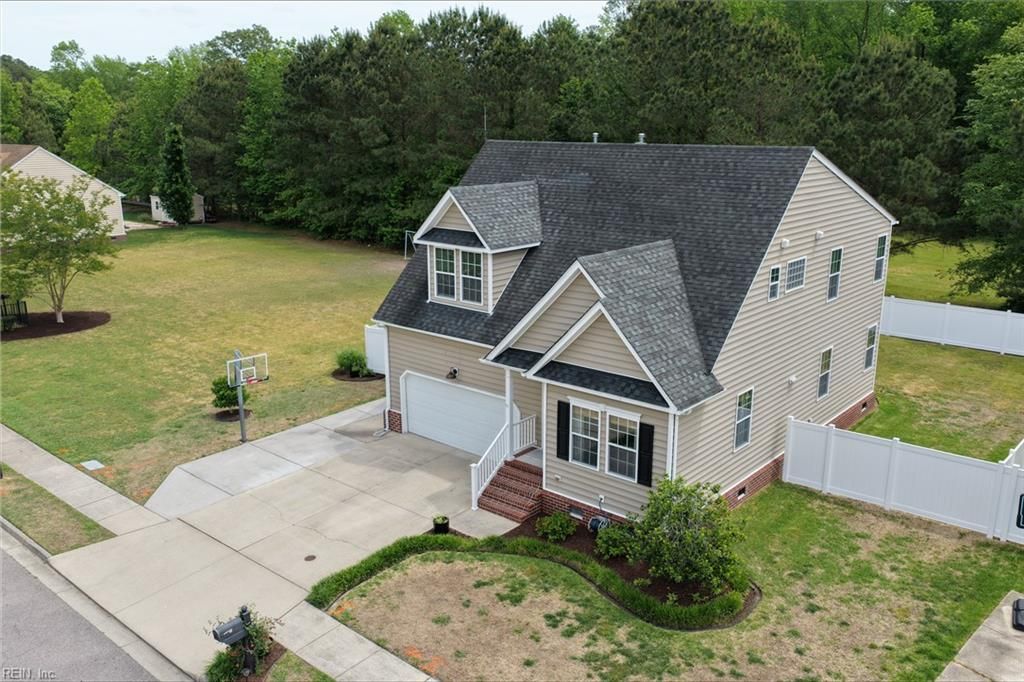 Photo of 718 Creekwood Drive, Chesapeake, VA 23323 (MLS # 10632273)
