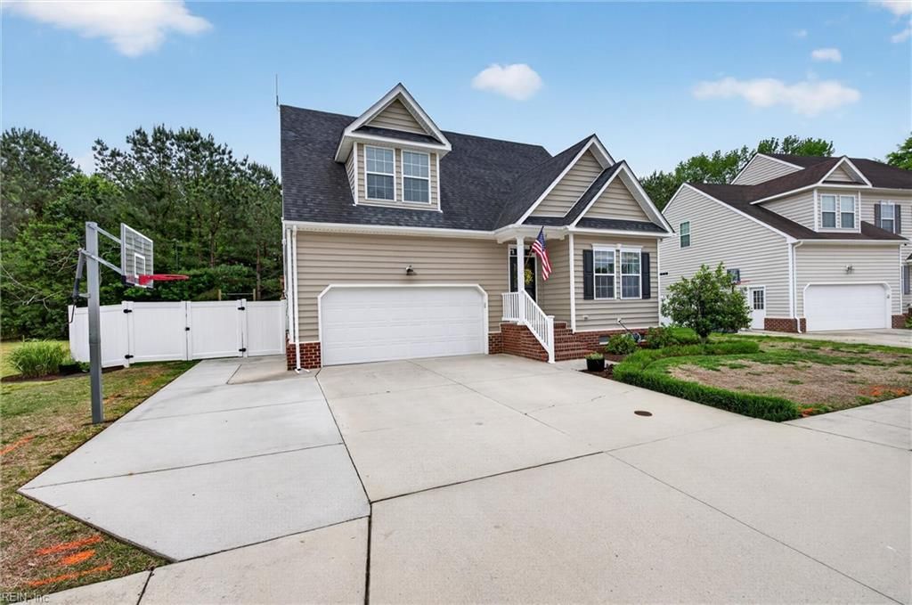 Photo of 718 Creekwood Drive, Chesapeake, VA 23323 (MLS # 10632273)