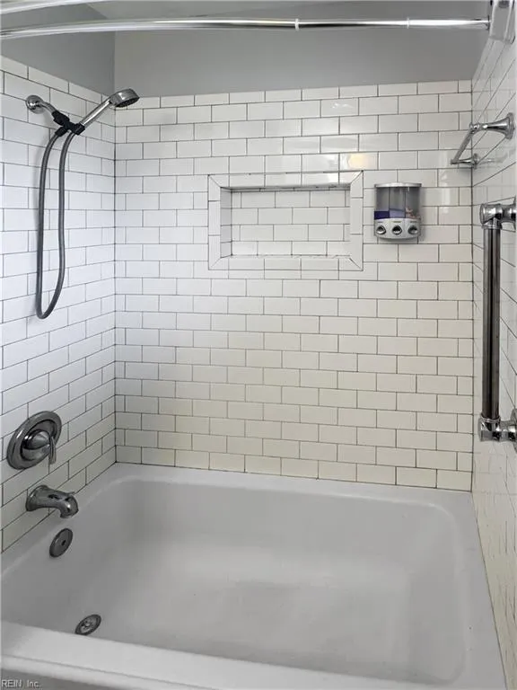 Hampton, Virginia 23666, United States, 3 Bedrooms Bedrooms, ,1 BathroomBathrooms,Residential,Active,232527