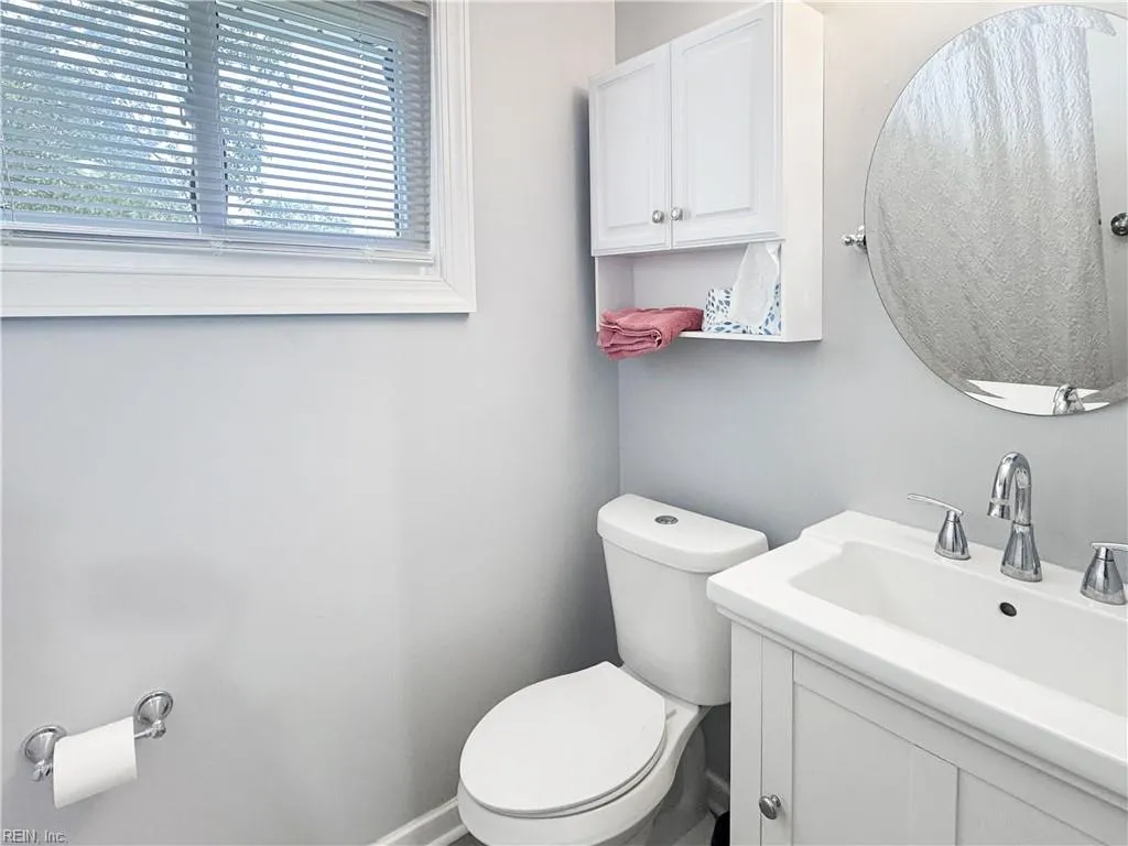 Hampton, Virginia 23666, United States, 3 Bedrooms Bedrooms, ,1 BathroomBathrooms,Residential,Active,232527