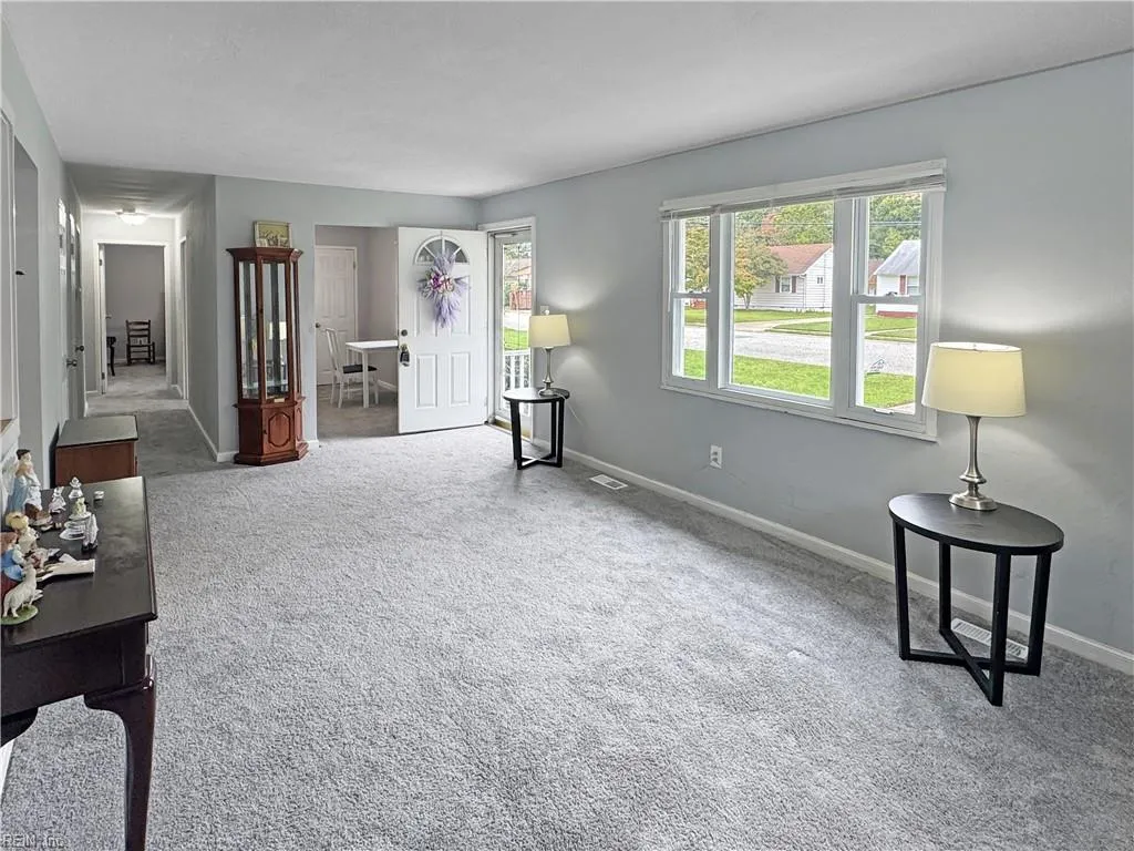 Hampton, Virginia 23666, United States, 3 Bedrooms Bedrooms, ,1 BathroomBathrooms,Residential,Active,232527