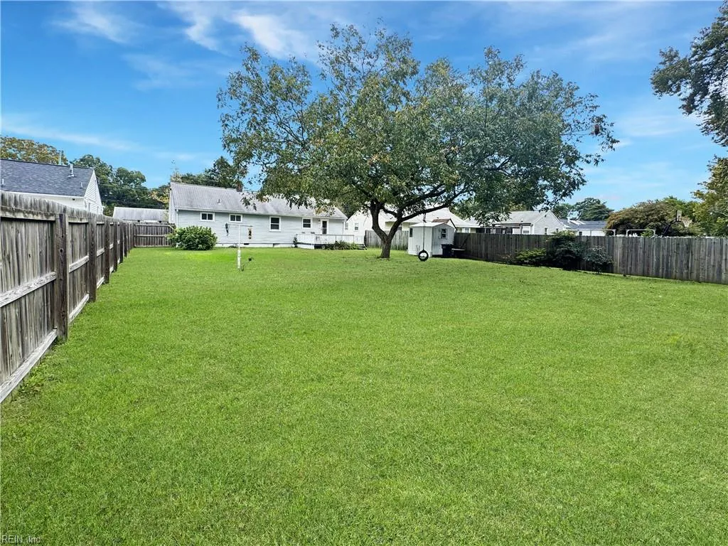 Hampton, Virginia 23666, United States, 3 Bedrooms Bedrooms, ,1 BathroomBathrooms,Residential,Active,232527