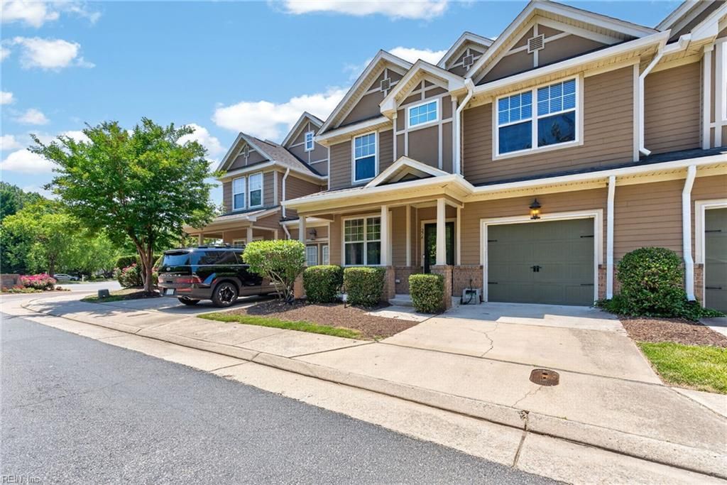 Photo of 274 Craftsman Circle, Suffolk, VA 23434 (MLS # 10635995)