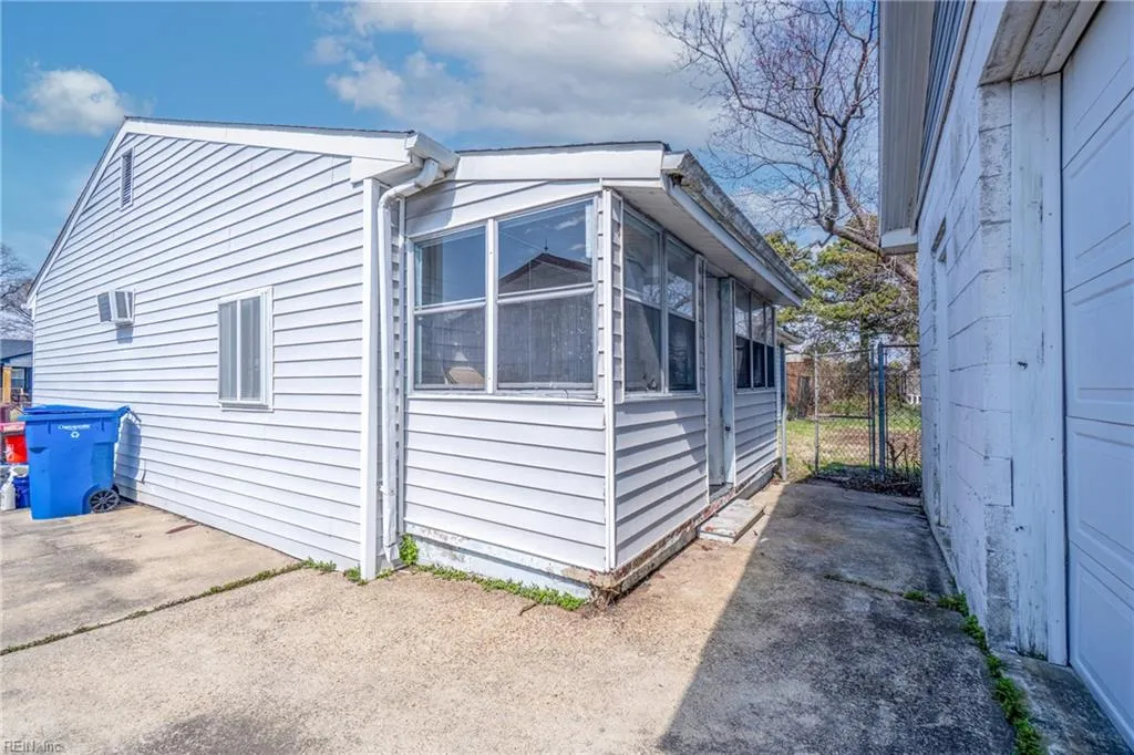 Chesapeake, Virginia 23324, United States, 3 Bedrooms Bedrooms, ,2 BathroomsBathrooms,Residential,Pending,84948