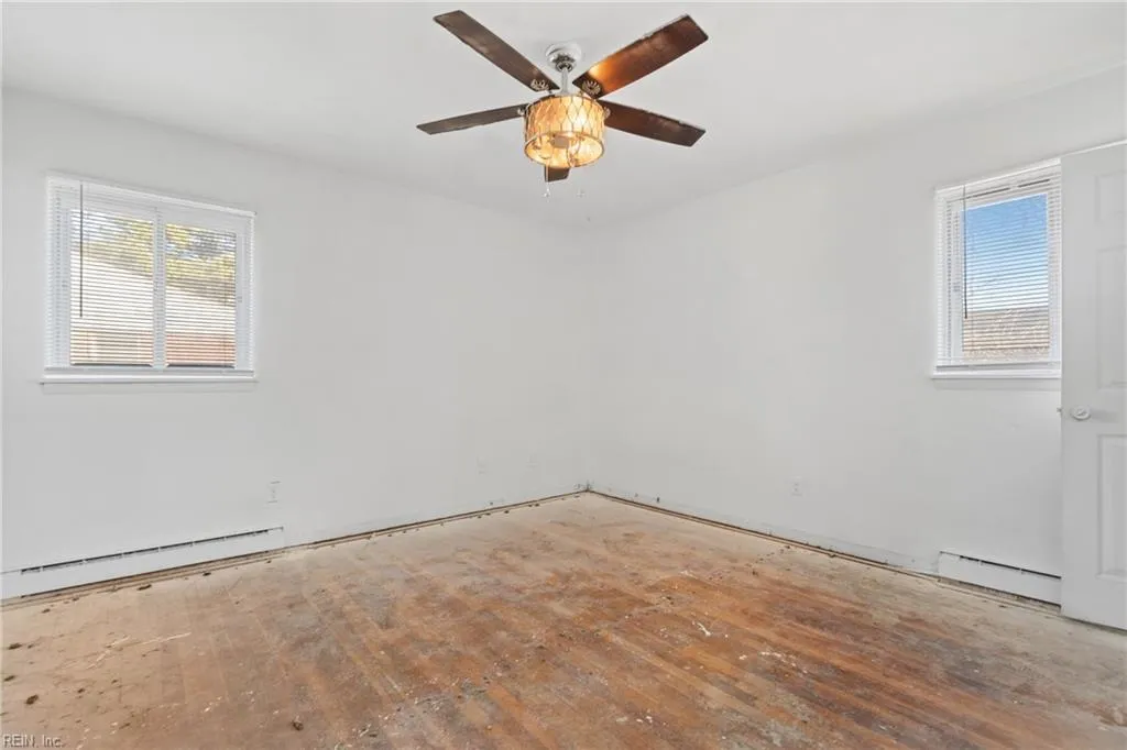 Chesapeake, Virginia 23324, United States, 3 Bedrooms Bedrooms, ,2 BathroomsBathrooms,Residential,Pending,84948