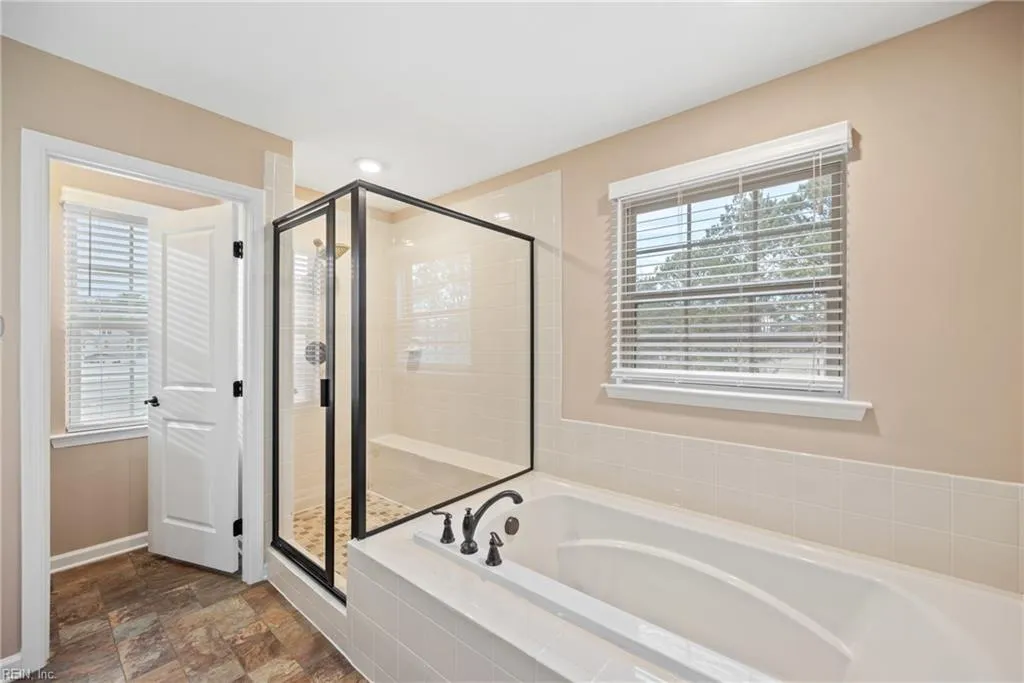 Suffolk, Virginia 23434, United States, 5 Bedrooms Bedrooms, ,5 BathroomsBathrooms,Residential,Pending,3781